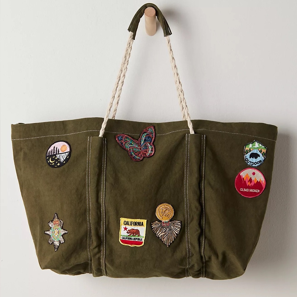 FREE PEOPLE Been There Badge Tote Bag NWT $128 DISCONTINUED